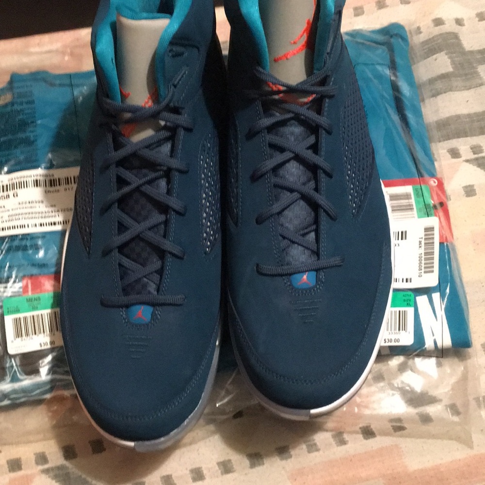 Jordan Shoes - Picture 2 of 4